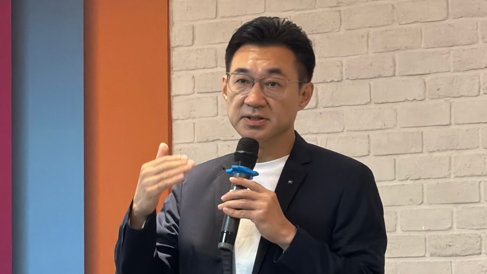 江啟臣於藥界後援會成立大會致詞，說明臺中升級為國際旗艦城市的願景